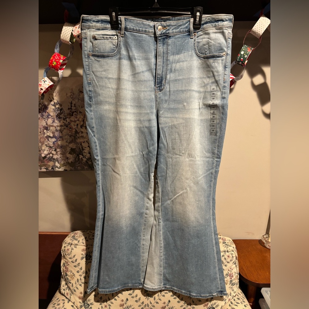 AE Super Hi Rise Crop Flare